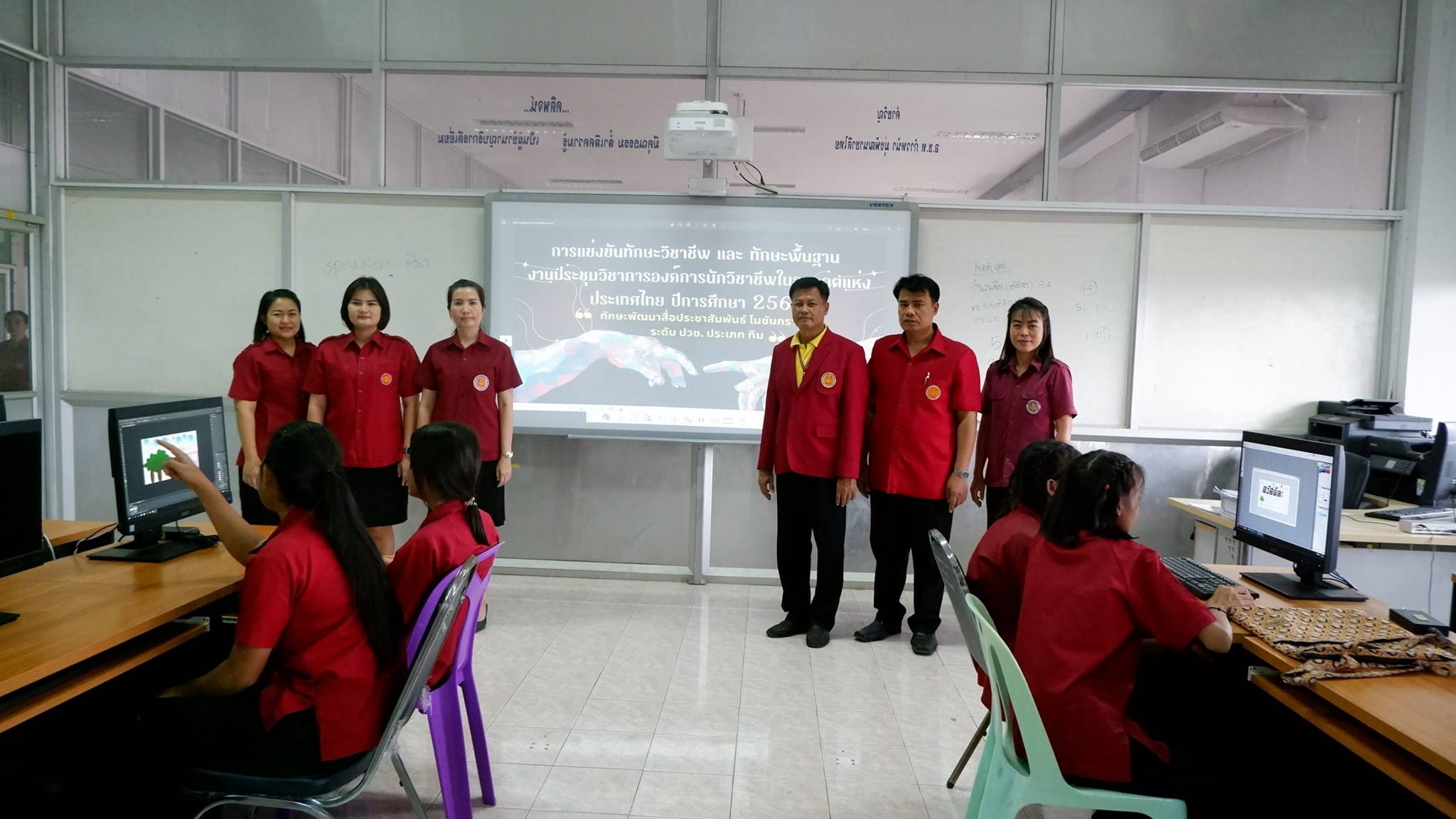คณะผู้บริหารวิทยาลัยการอาชีพอินทร์บุรี ตรวจเยี่ยมให้กำลังใจนักเรียนนักศึกษาแผนกวิชาคอมพิวเตอร์ธุรกิจ ระดับชั้น ปวช. และระดับชั้น ปวส.ในการแข่งขันทักษะวิชาชีพและทักษะพื้นฐาน ระดับสถานศึกษา ประจำปีการศึกษา 2566